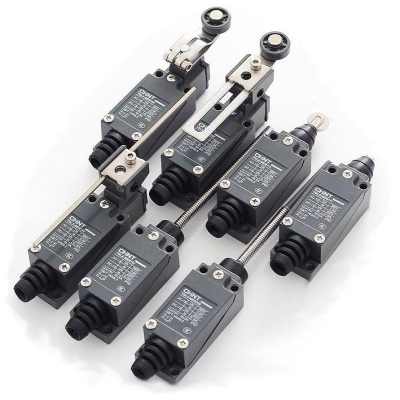 Выключатель путевой YBLX-ME/8104 с поворотн. роликом 443011